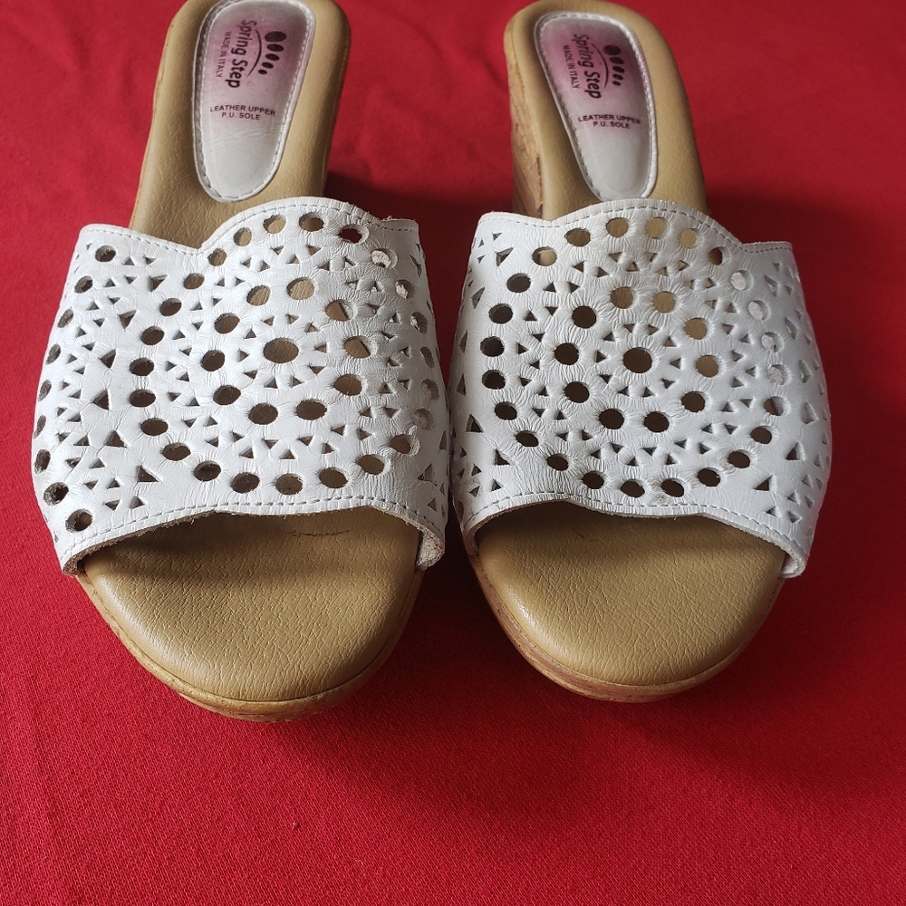 Women White Spring Step Sandle